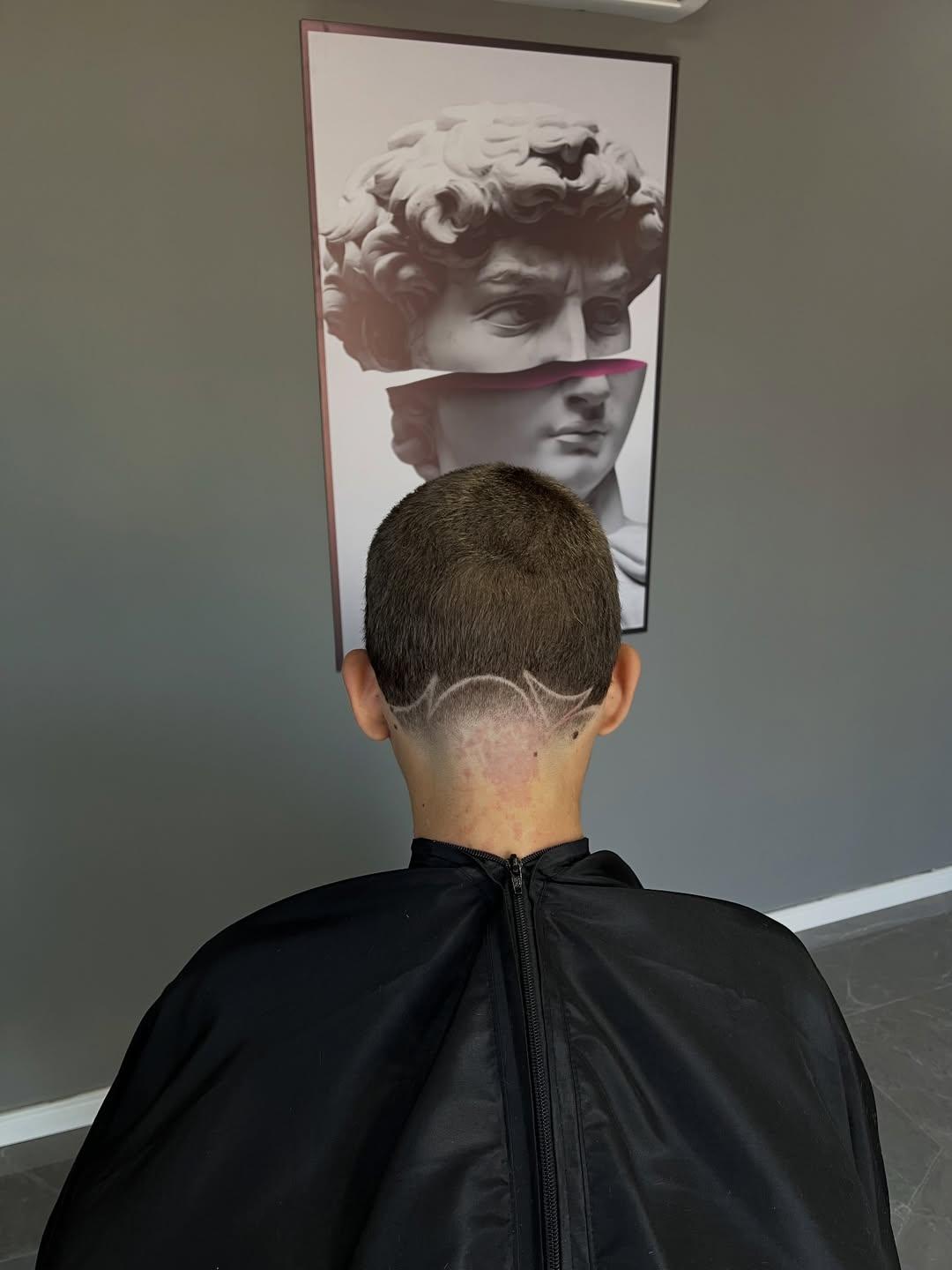 Acabamento de corte e barba